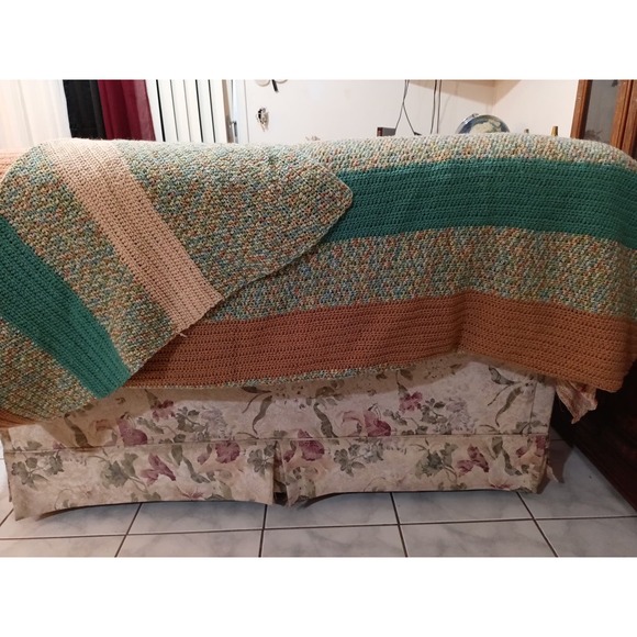 XL Vintage Handmade Afghan Blanket 87"x 65" - Picture 3 of 5